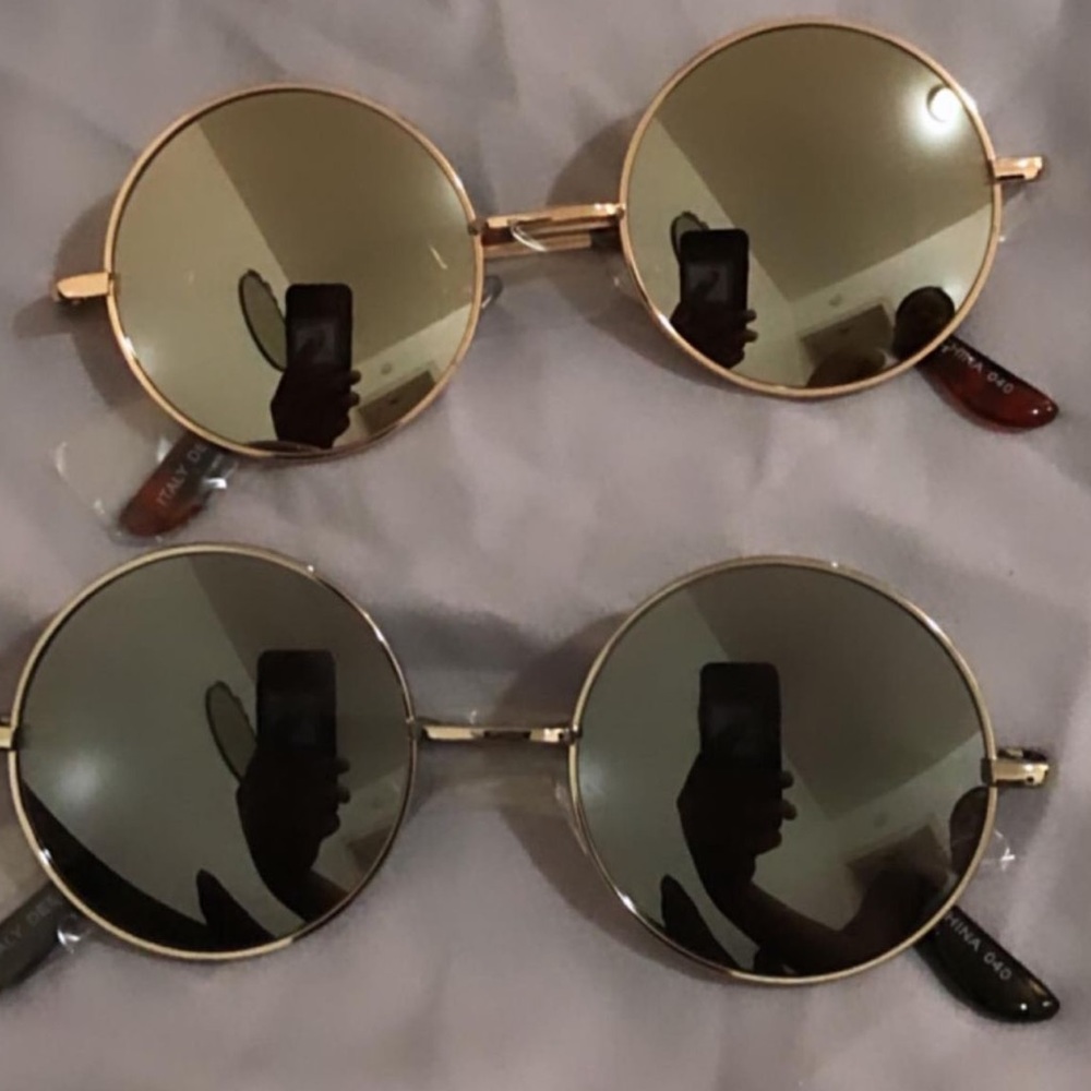 Sunglasses. - Picture 2 of 11